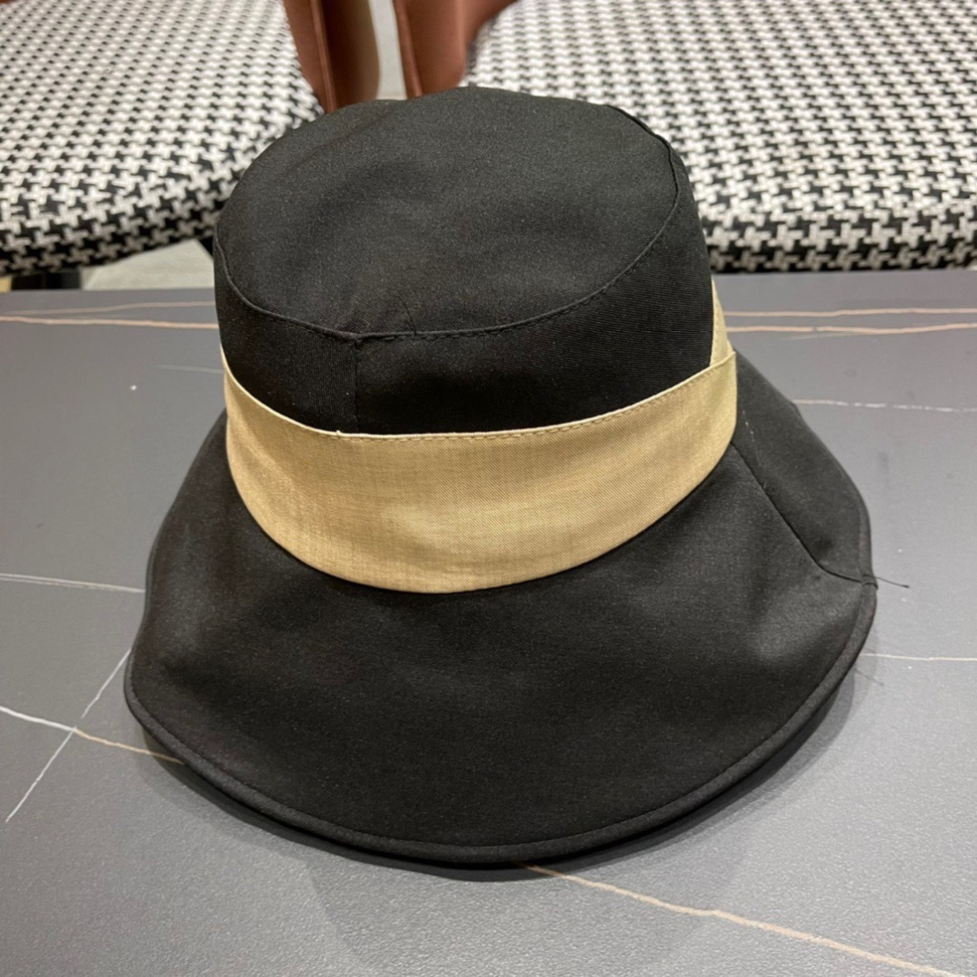  赛琳 CELINE2025新款拼色小桶帽渔夫帽～简约大气
🔅独特拼接设计 夏季新品～