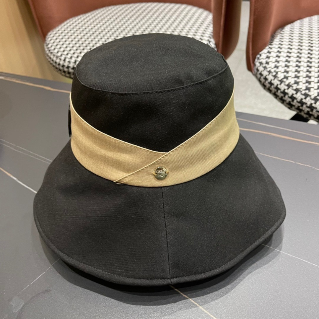  赛琳 CELINE2025新款拼色小桶帽渔夫帽～简约大气
🔅独特拼接设计 夏季新品～