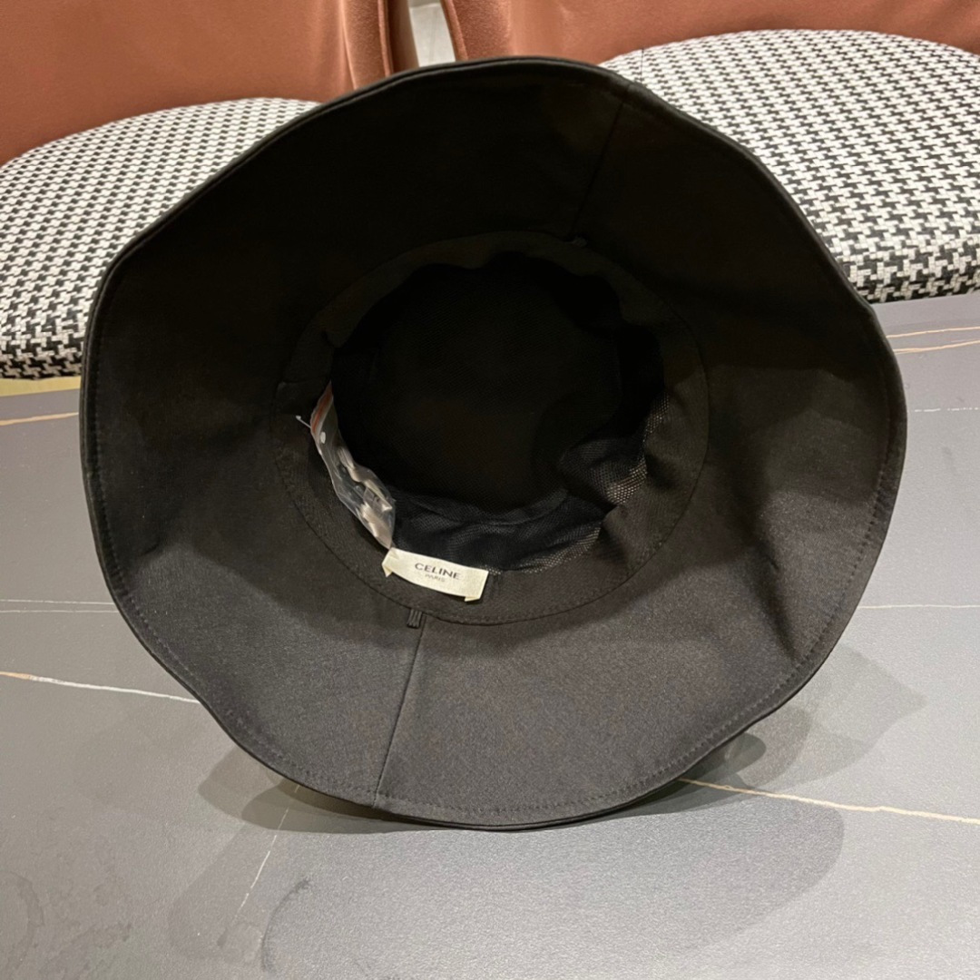  赛琳 CELINE2025新款拼色小桶帽渔夫帽～简约大气
🔅独特拼接设计 夏季新品～