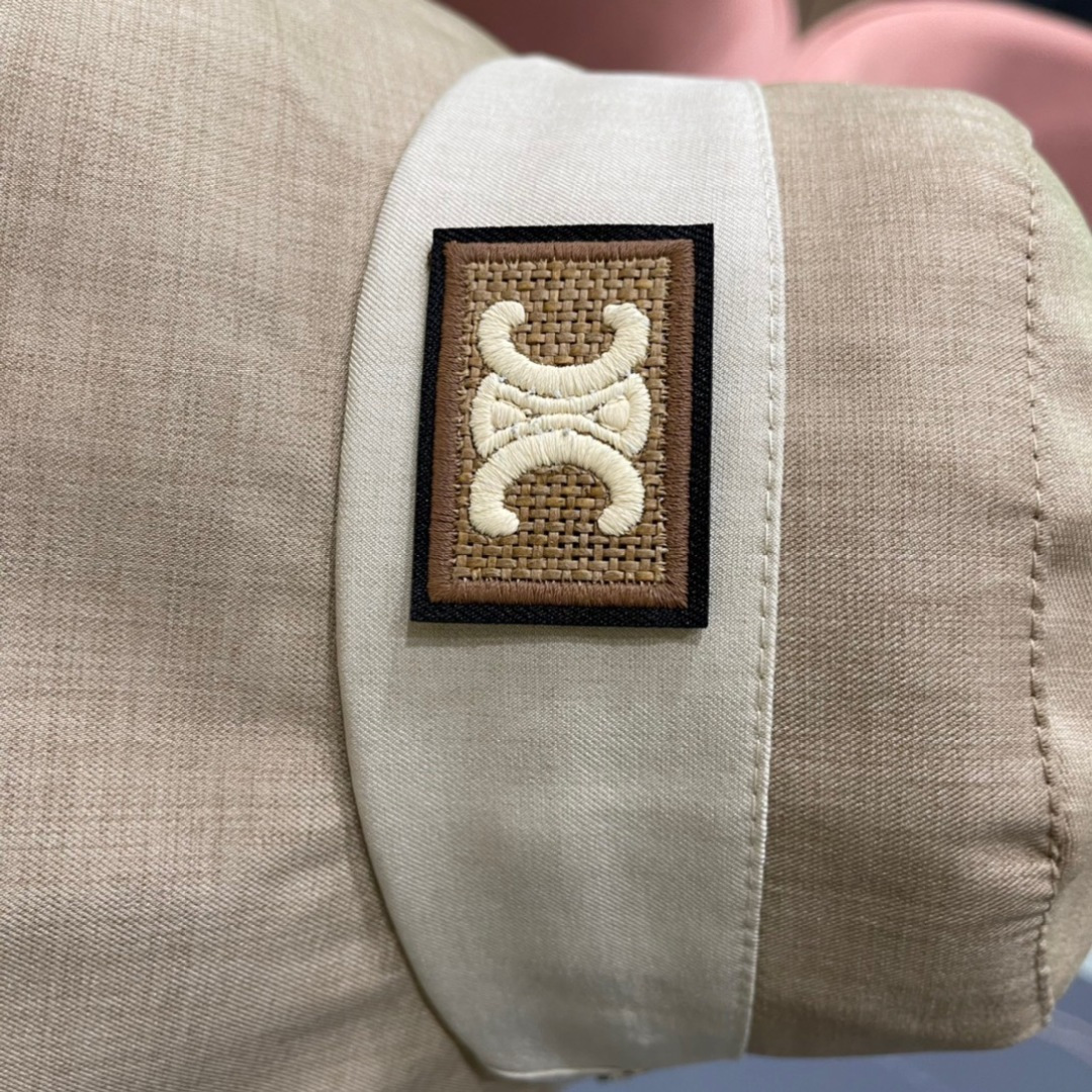  赛琳 CELINE2025新款拼色小桶帽渔夫帽～简约大气
🔅独特拼接设计 夏季新品～