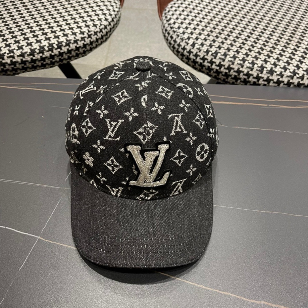  LV(路易威登)新款早秋原单棒球帽，专柜11开模订制，精细刺绣！质量超赞，基础头围56，贴片可调节。