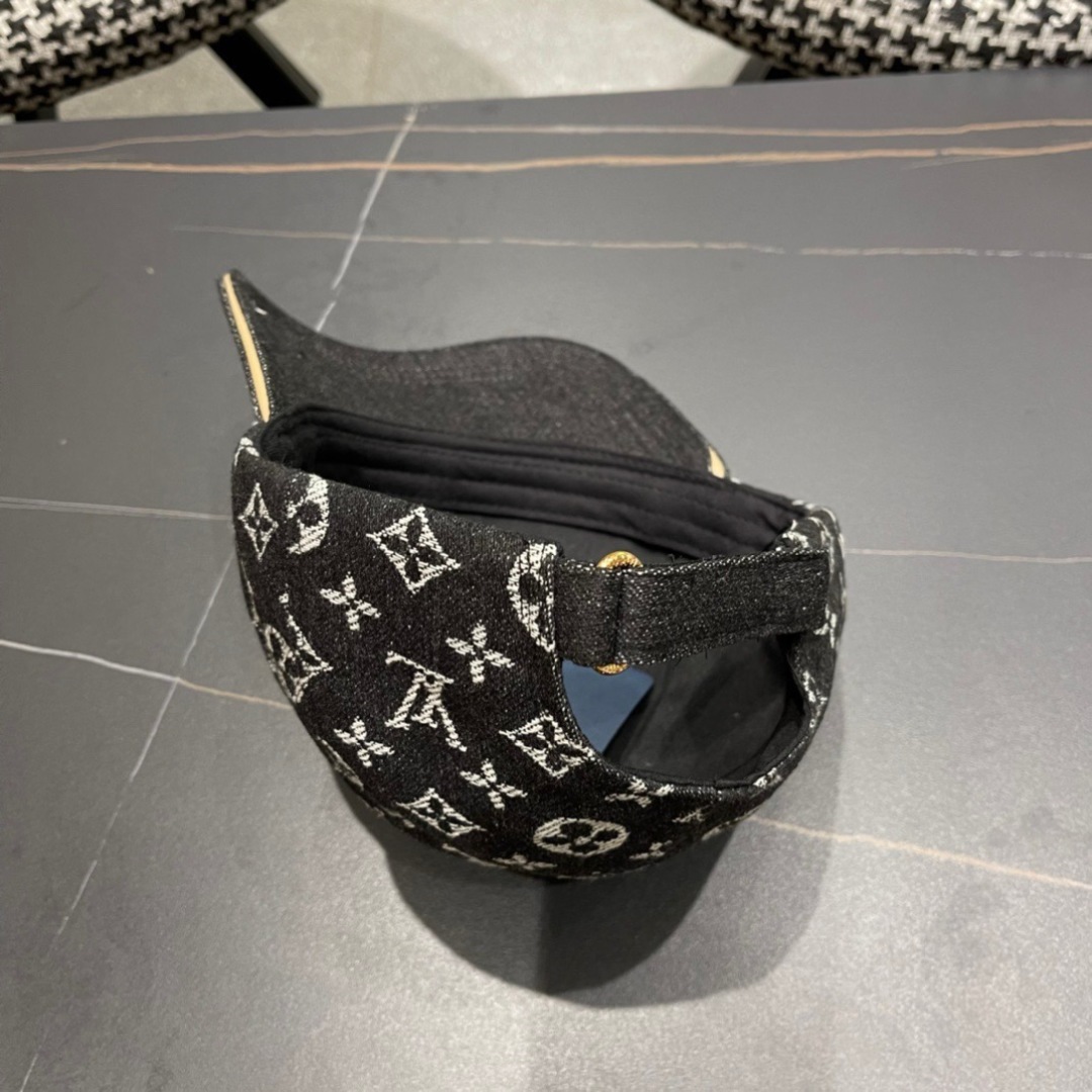  LV(路易威登)新款早秋原单棒球帽，专柜11开模订制，精细刺绣！质量超赞，基础头围56，贴片可调节。