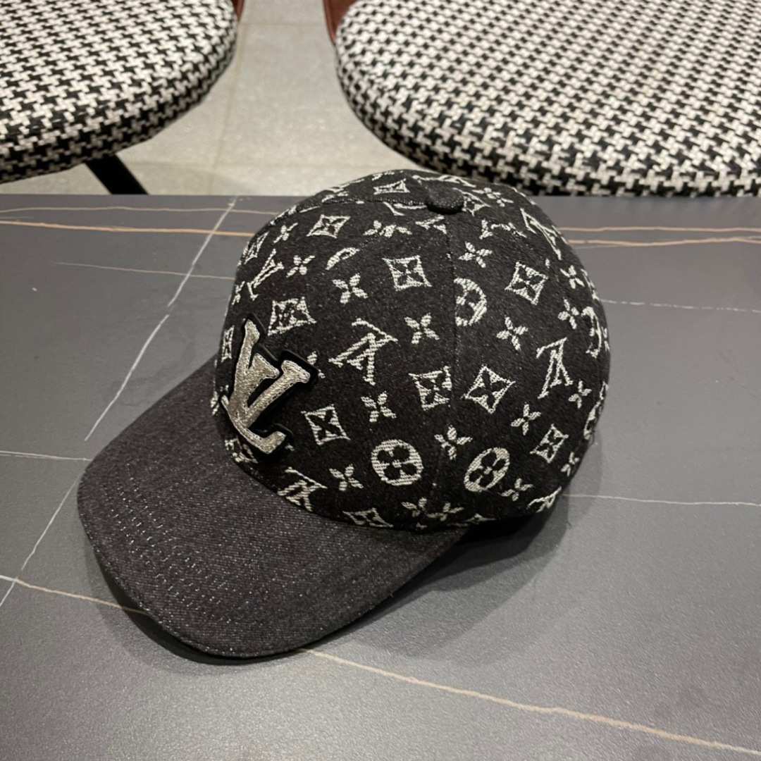  LV(路易威登)新款早秋原单棒球帽，专柜11开模订制，精细刺绣！质量超赞，基础头围56，贴片可调节。