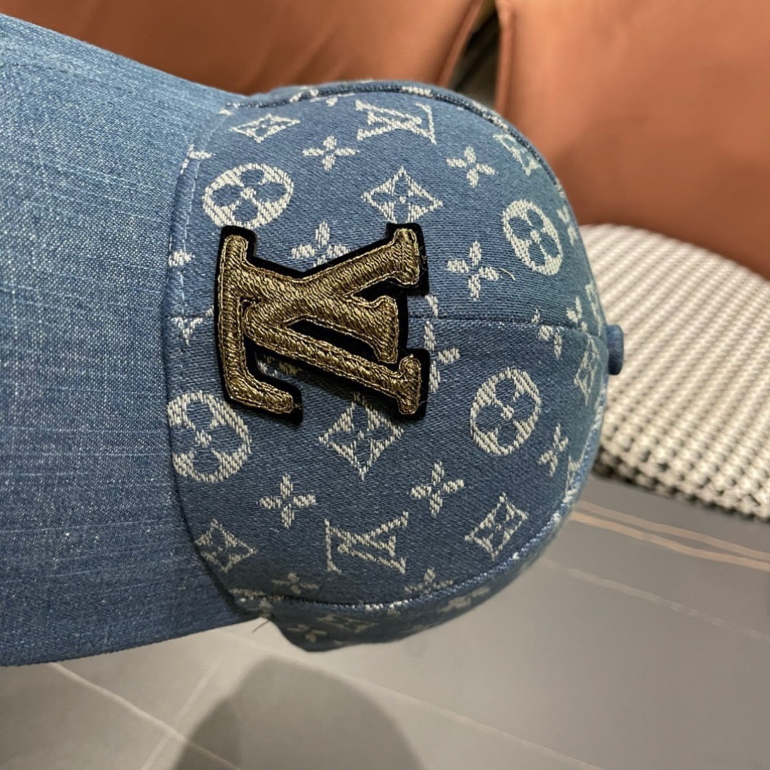  LV(路易威登)新款早秋原单棒球帽，专柜11开模订制，精细刺绣！质量超赞，基础头围56，贴片可调节。