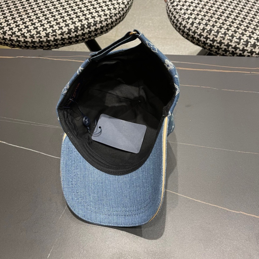  LV(路易威登)新款早秋原单棒球帽，专柜11开模订制，精细刺绣！质量超赞，基础头围56，贴片可调节。