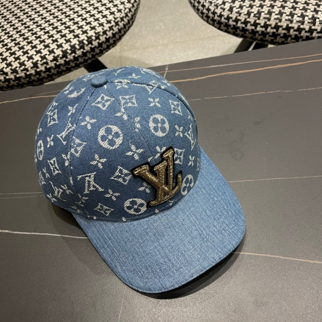  LV(路易威登)新款早秋原单棒球帽，专柜11开模订制，精细刺绣！质量超赞，基础头围56，贴片可调节。
