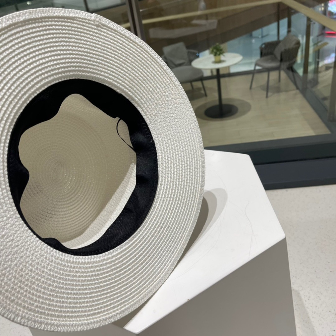 【Prada普拉达】2025新款三角标款平顶草编草帽，出街必备超好搭配，赶紧入手！