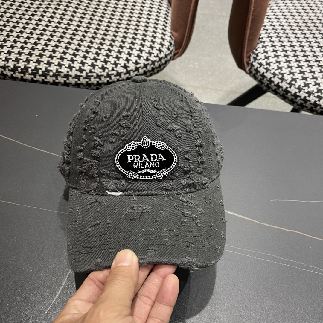  PRADA普拉达新款破小洞棒球帽🕋洋气潮品，男女同款！