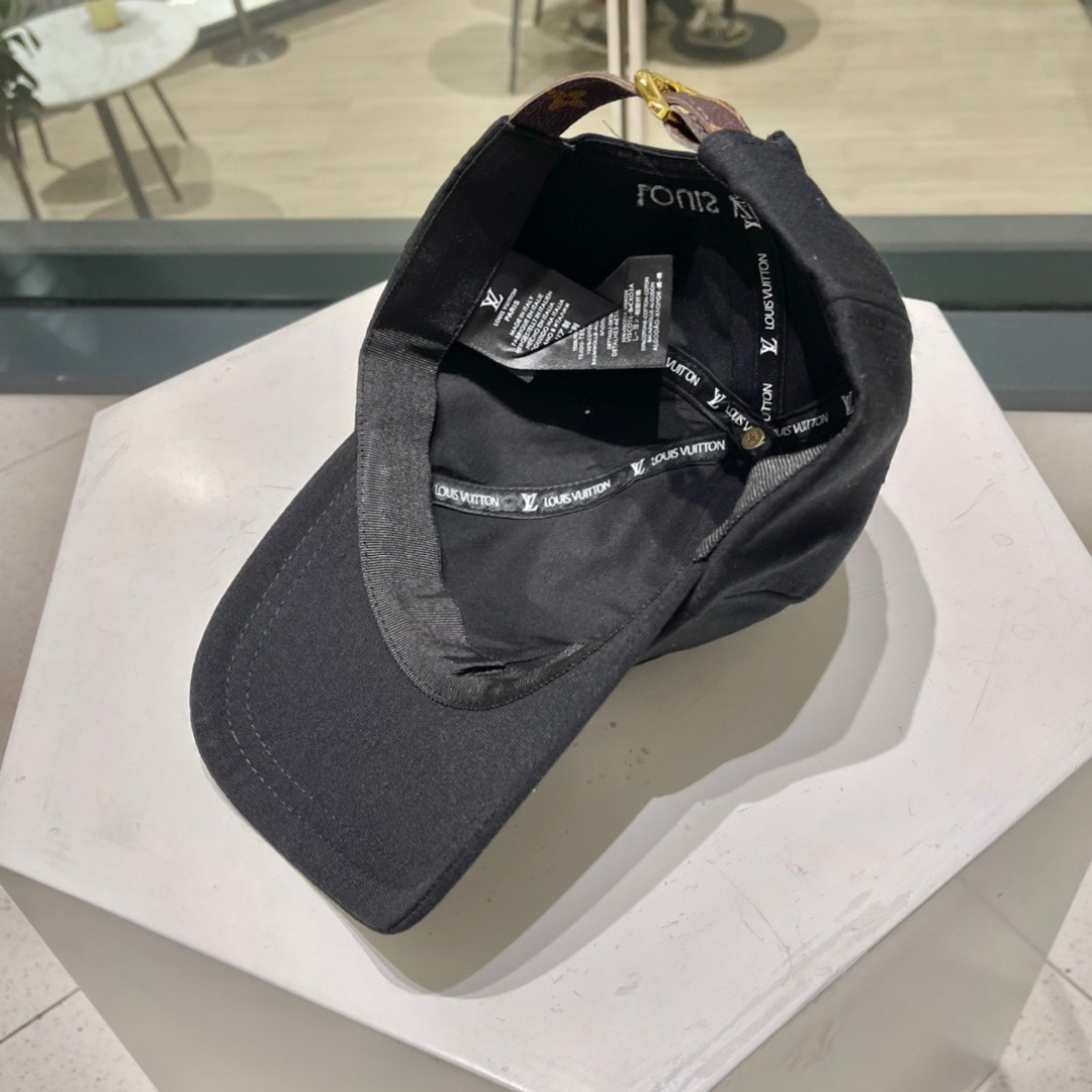 【LV】2025新款专柜同步棒球帽，专柜同步出货，大牌款超好搭配，赶紧入手！