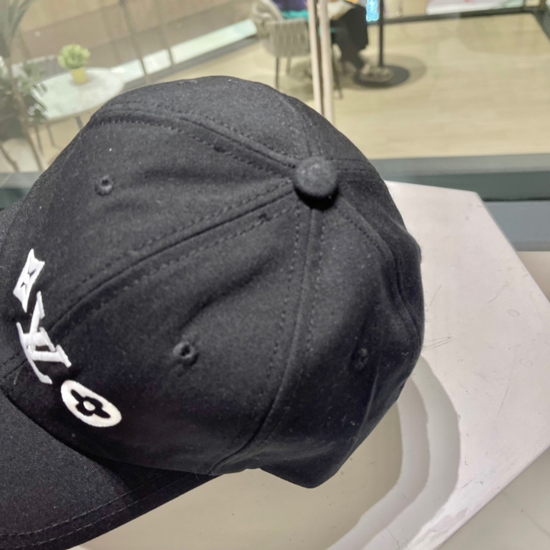 【LV】2025新款专柜同步棒球帽，专柜同步出货，大牌款超好搭配，赶紧入手！