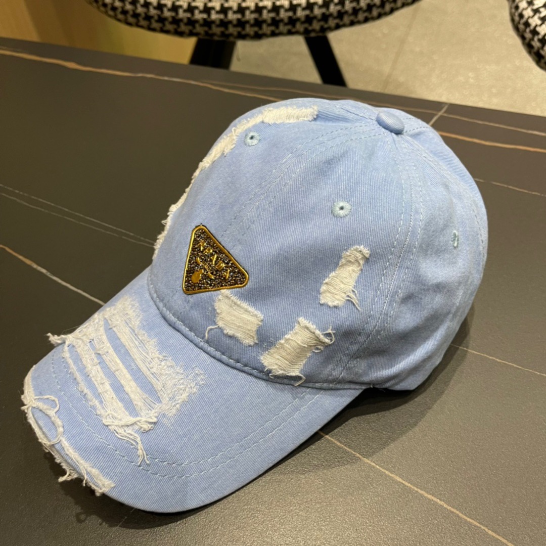 
新款出货！
Prada(普拉达)新款牛仔棒球帽， 轻盈透气！质量超赞，基础头围56，贴片可调节。