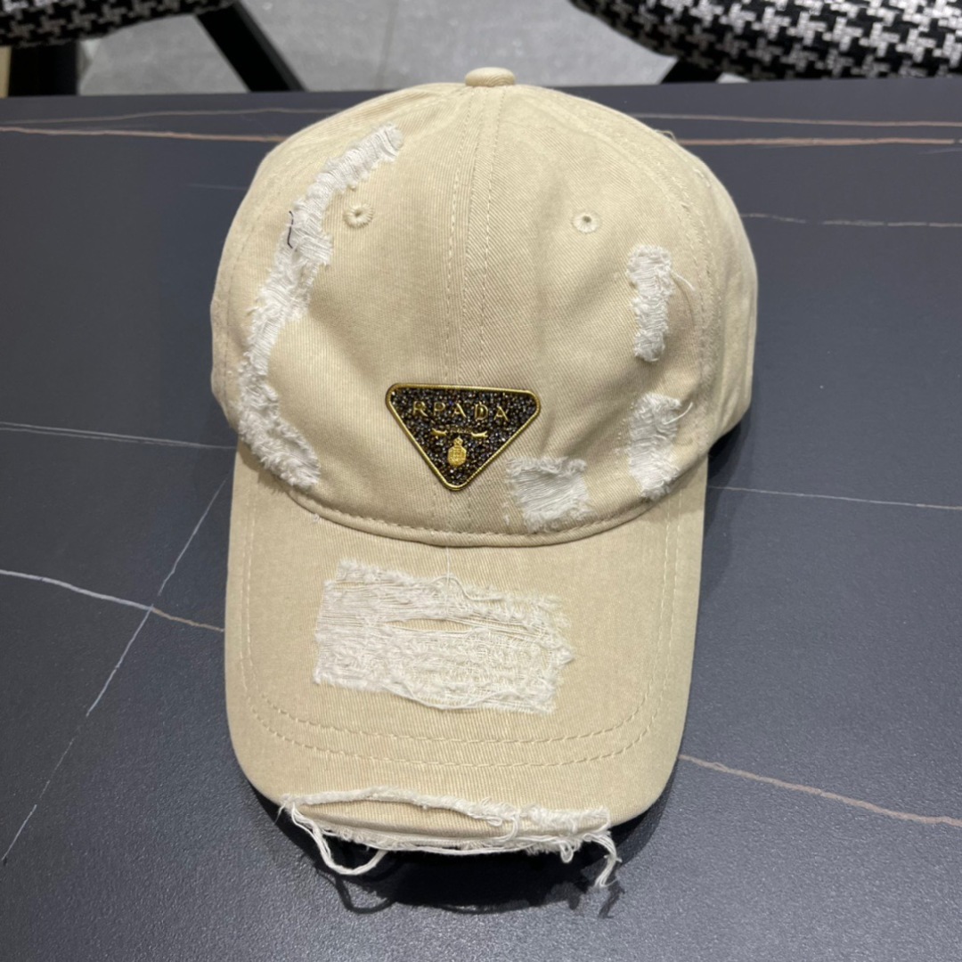 
新款出货！
Prada(普拉达)新款牛仔棒球帽， 轻盈透气！质量超赞，基础头围56，贴片可调节。