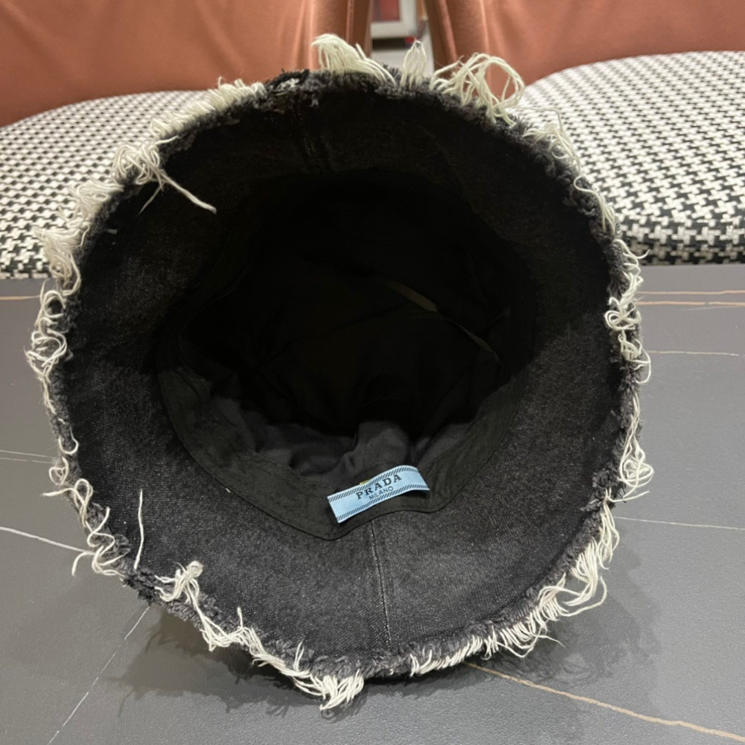 
👒普拉达Prada 新款水桶牛仔渔夫帽， 精致格调有感觉，断货热门，质量超赞
