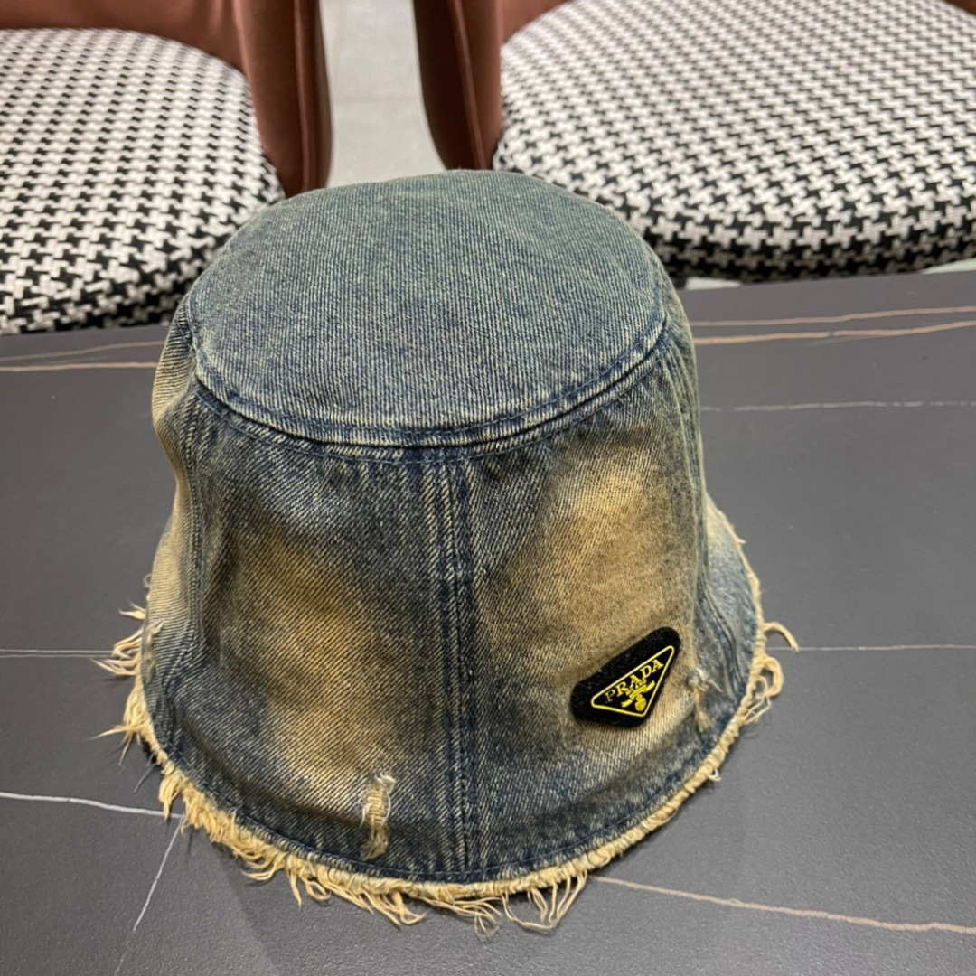 
👒普拉达Prada 新款水桶牛仔渔夫帽， 精致格调有感觉，断货热门，质量超赞