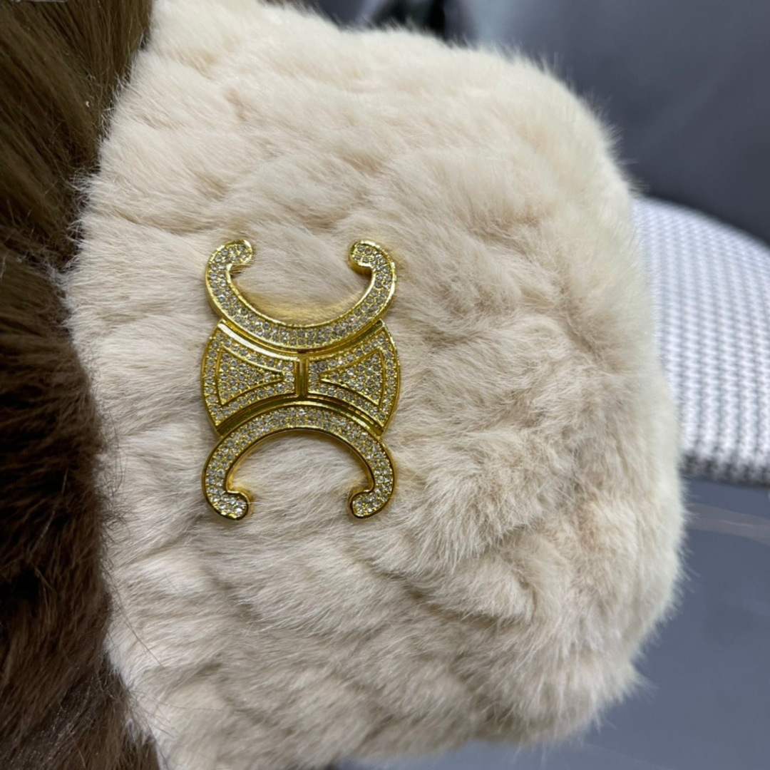 CELINE赛琳 简约秋冬款毛绒绒渔夫帽🧢日韩风格，随便搭配都超好看！出门旅游，绝对要入手的一款