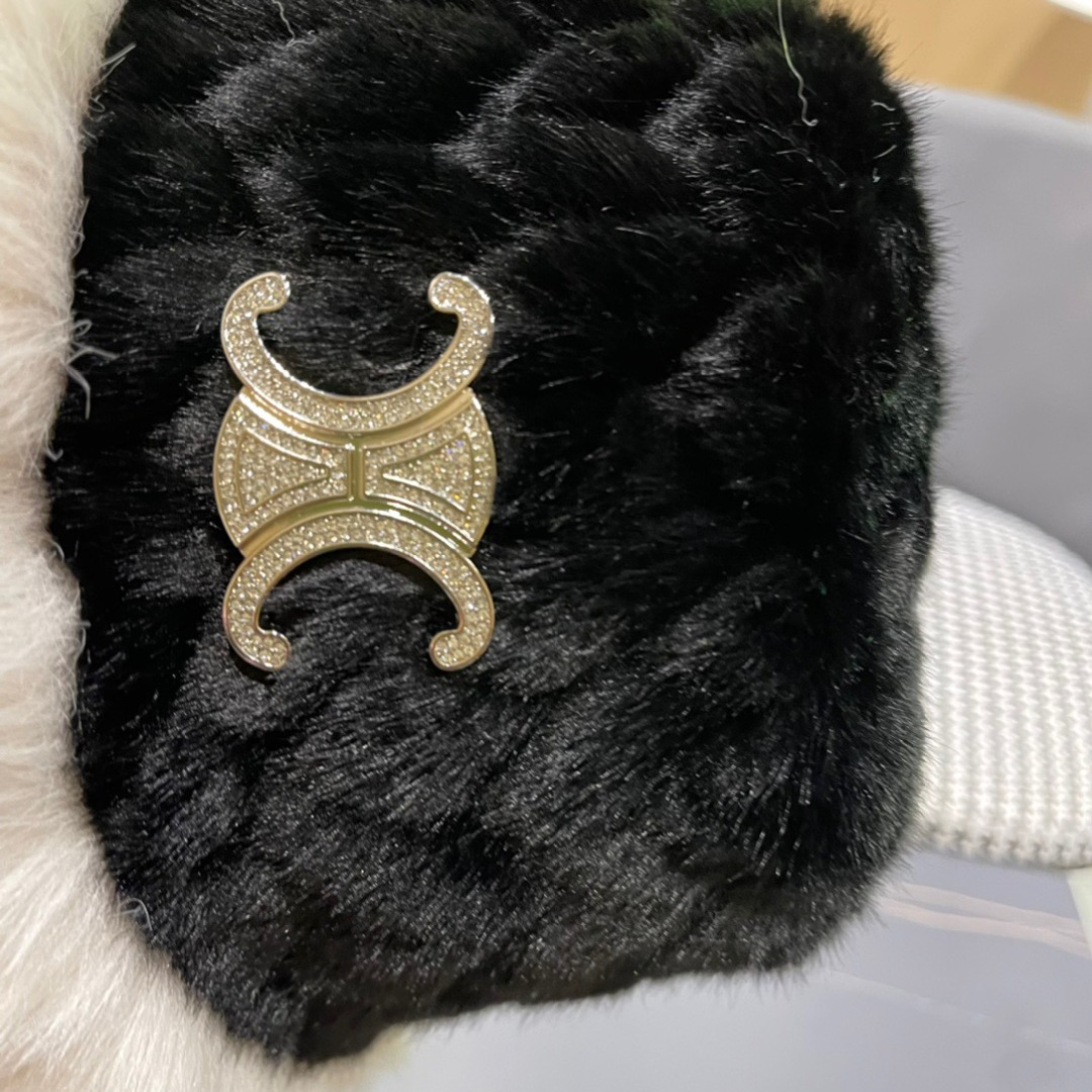 CELINE赛琳 简约秋冬款毛绒绒渔夫帽🧢日韩风格，随便搭配都超好看！出门旅游，绝对要入手的一款