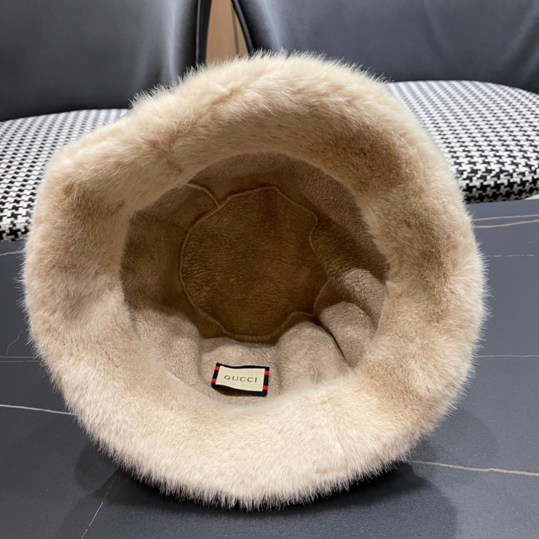 GUCCI古奇 2024秋冬款渔夫帽，毛绒绒的非常舒服 大牌款超好搭配，
