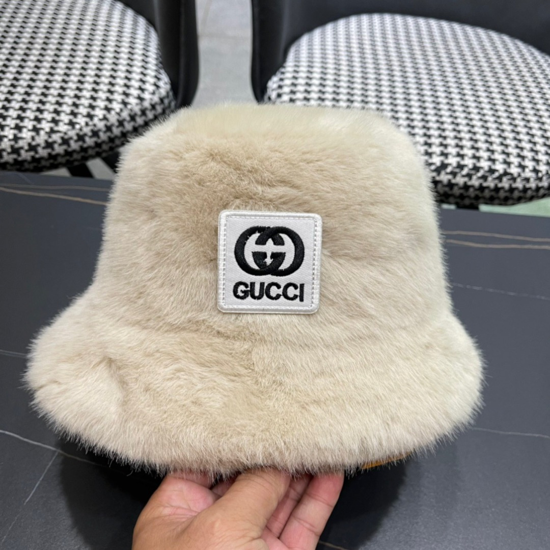GUCCI古奇 2024秋冬款渔夫帽，毛绒绒的非常舒服 大牌款超好搭配，