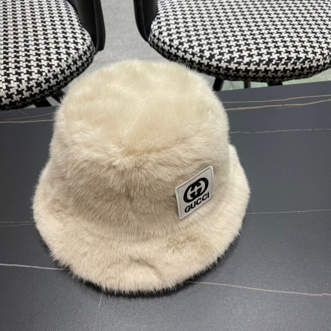 GUCCI古奇 2024秋冬款渔夫帽，毛绒绒的非常舒服 大牌款超好搭配，