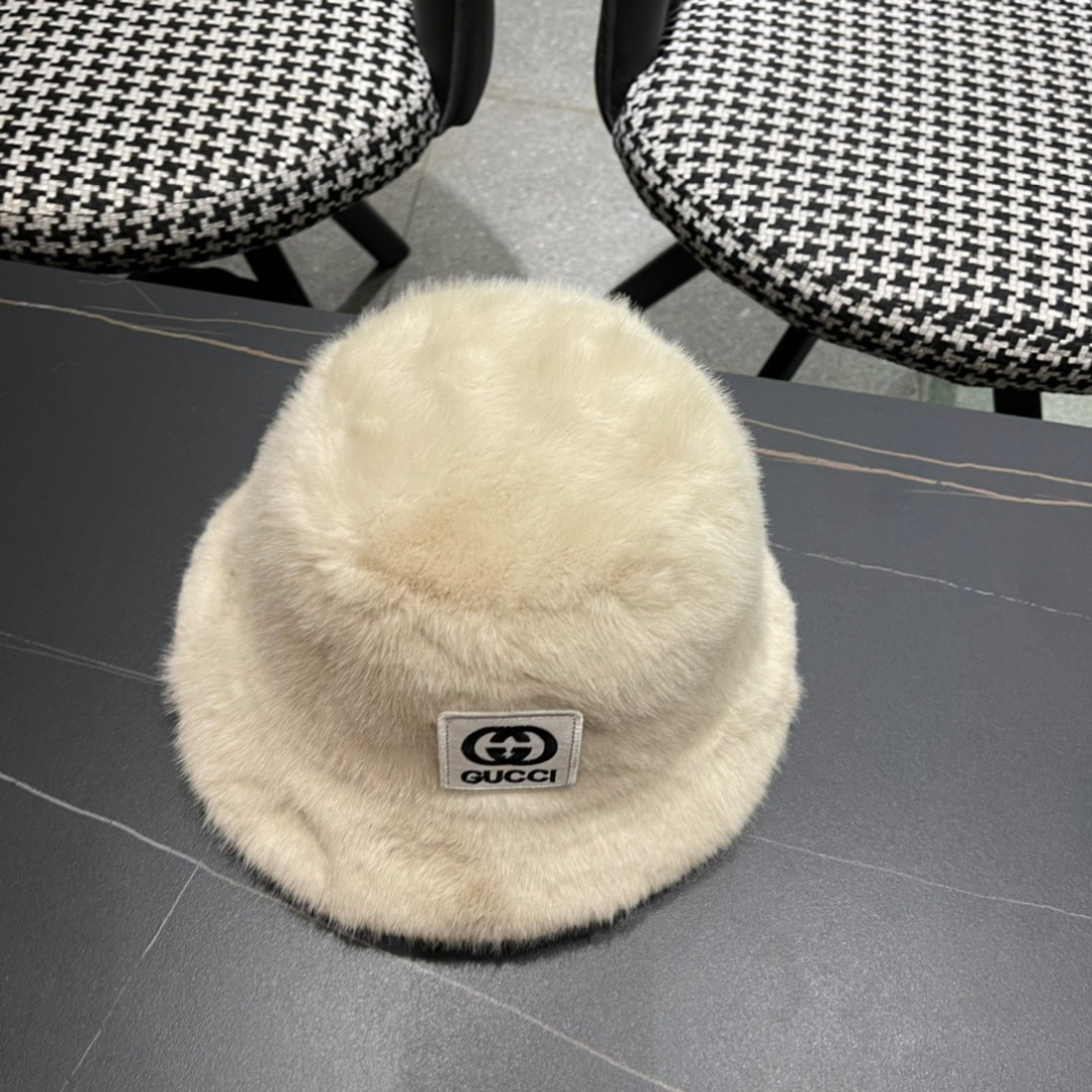 GUCCI古奇 2024秋冬款渔夫帽，毛绒绒的非常舒服 大牌款超好搭配，
