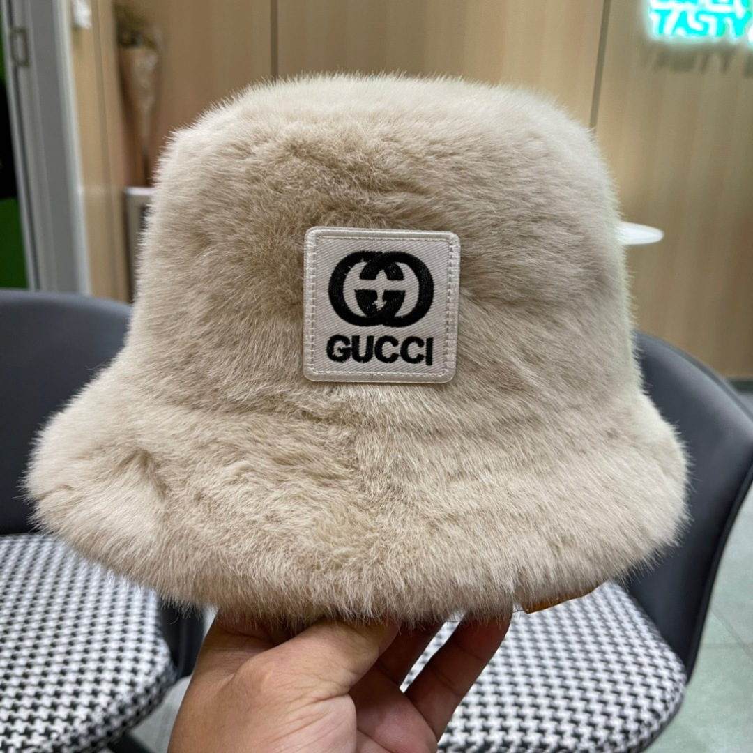 GUCCI古奇 2024秋冬款渔夫帽，毛绒绒的非常舒服 大牌款超好搭配，