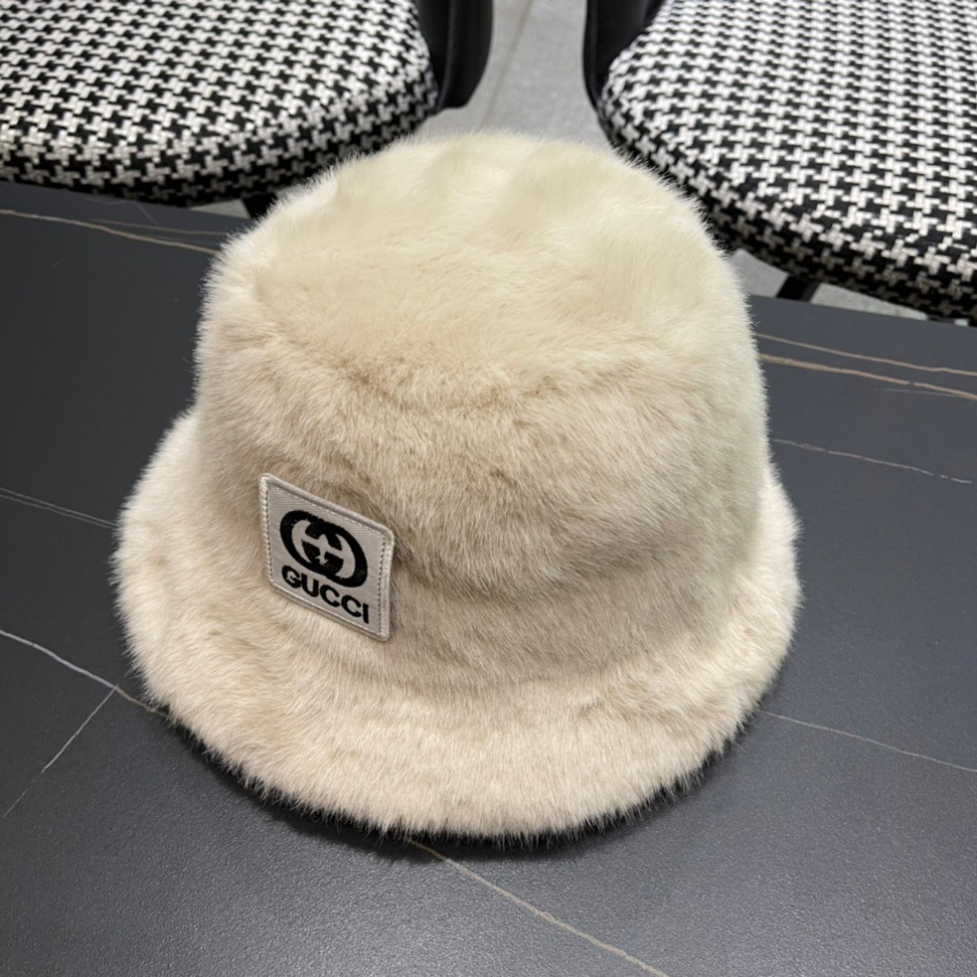 GUCCI古奇 2024秋冬款渔夫帽，毛绒绒的非常舒服 大牌款超好搭配，