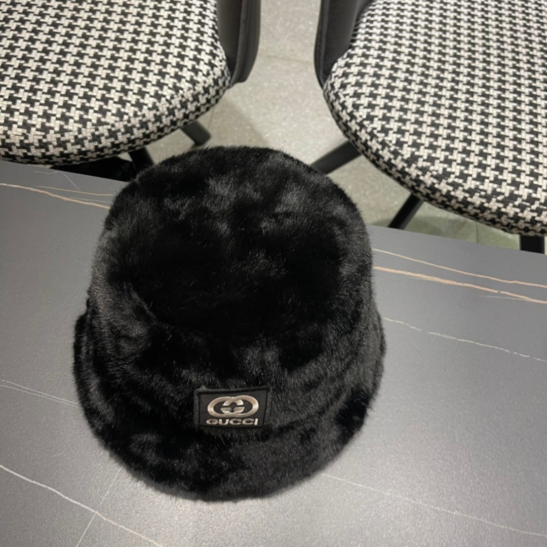 GUCCI古奇 2024秋冬款渔夫帽，毛绒绒的非常舒服 大牌款超好搭配，
