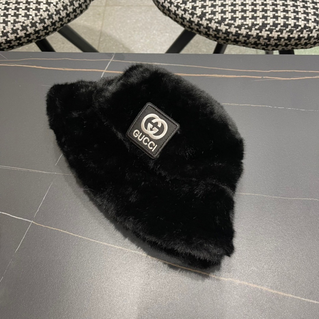 GUCCI古奇 2024秋冬款渔夫帽，毛绒绒的非常舒服 大牌款超好搭配，