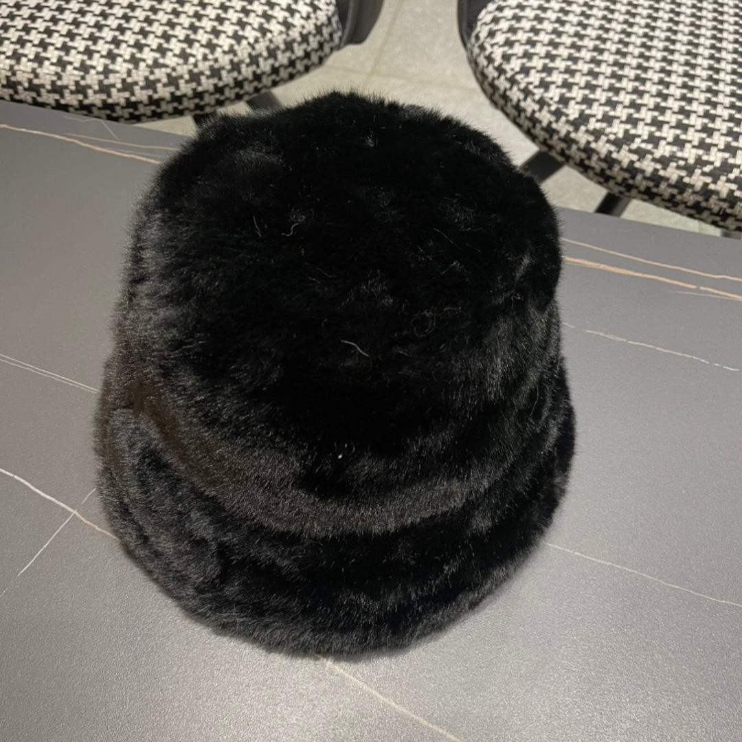 GUCCI古奇 2024秋冬款渔夫帽，毛绒绒的非常舒服 大牌款超好搭配，