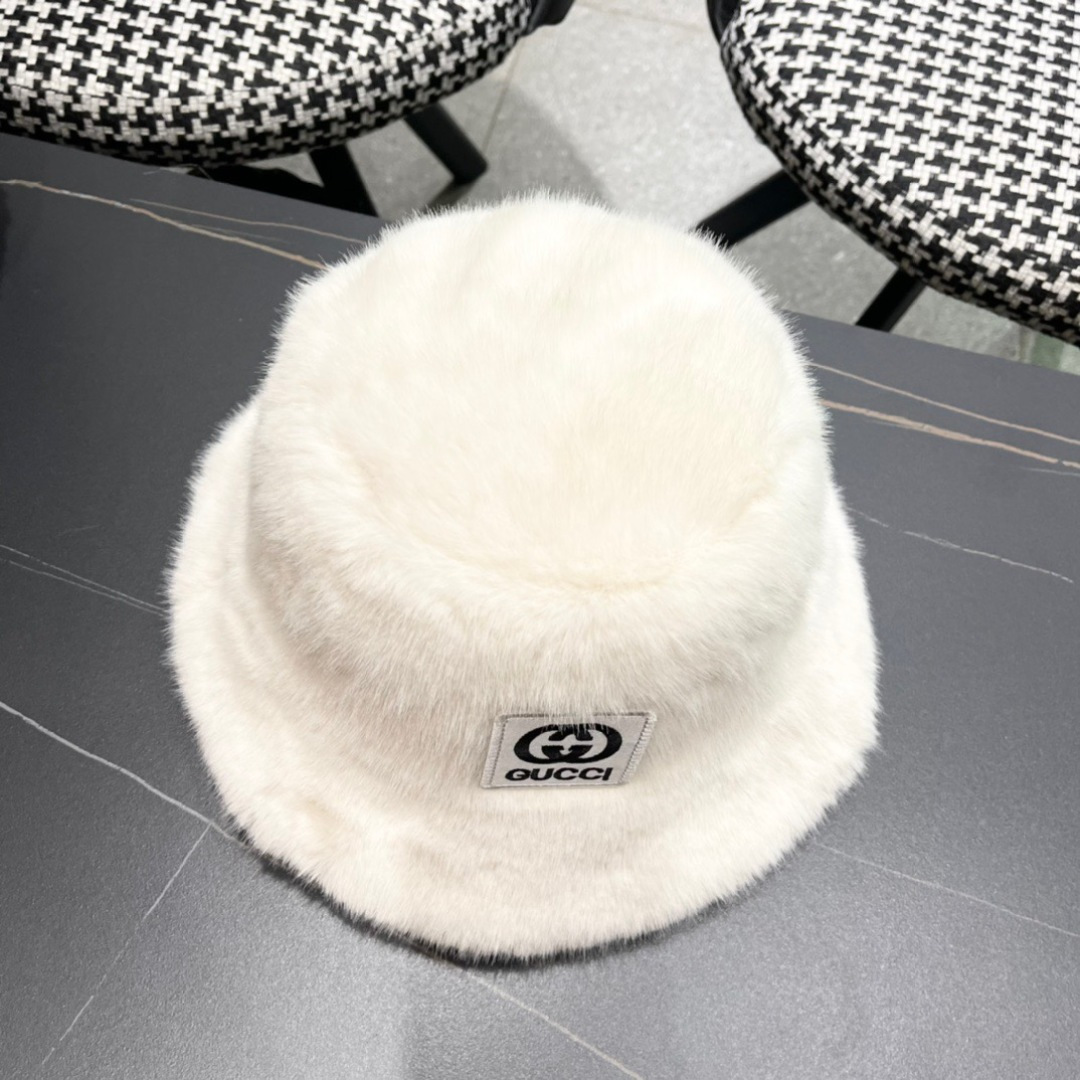 GUCCI古奇 2024秋冬款渔夫帽，毛绒绒的非常舒服 大牌款超好搭配，