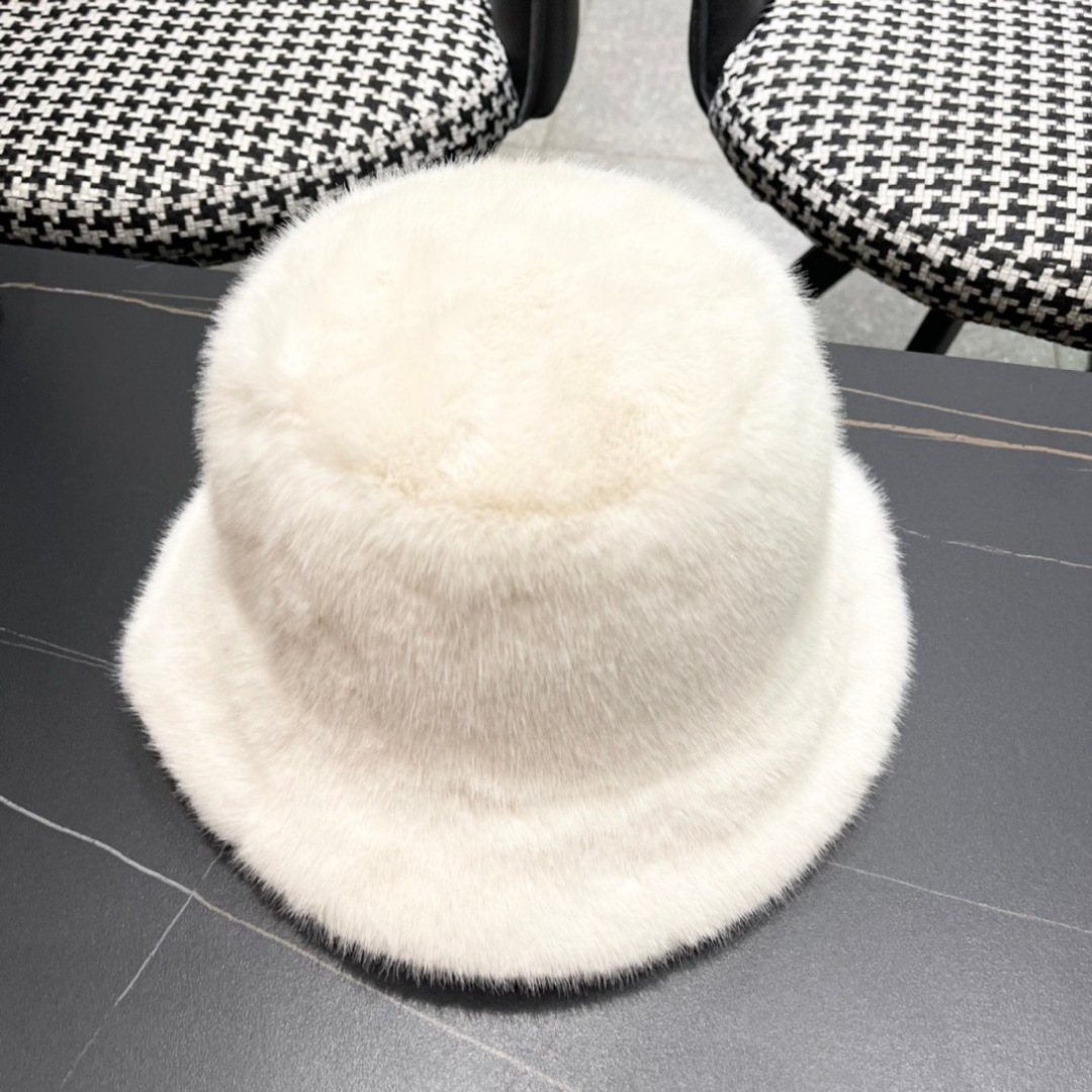 GUCCI古奇 2024秋冬款渔夫帽，毛绒绒的非常舒服 大牌款超好搭配，