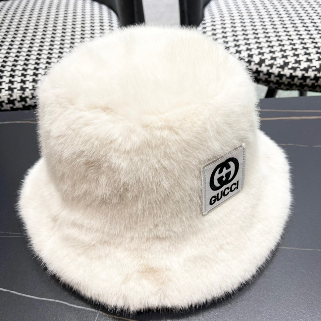 GUCCI古奇 2024秋冬款渔夫帽，毛绒绒的非常舒服 大牌款超好搭配，