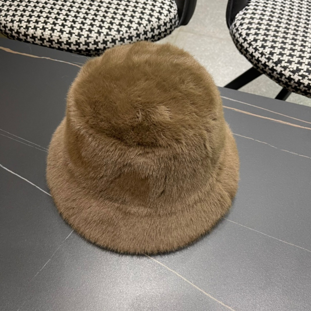 GUCCI古奇 2024秋冬款渔夫帽，毛绒绒的非常舒服 大牌款超好搭配，