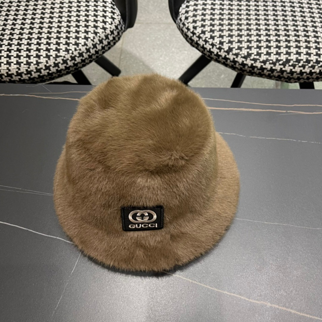 GUCCI古奇 2024秋冬款渔夫帽，毛绒绒的非常舒服 大牌款超好搭配，