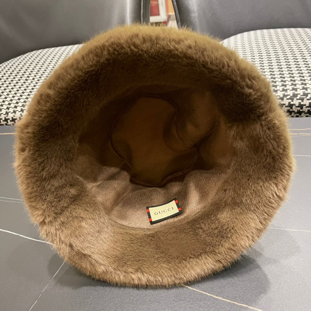 GUCCI古奇 2024秋冬款渔夫帽，毛绒绒的非常舒服 大牌款超好搭配，