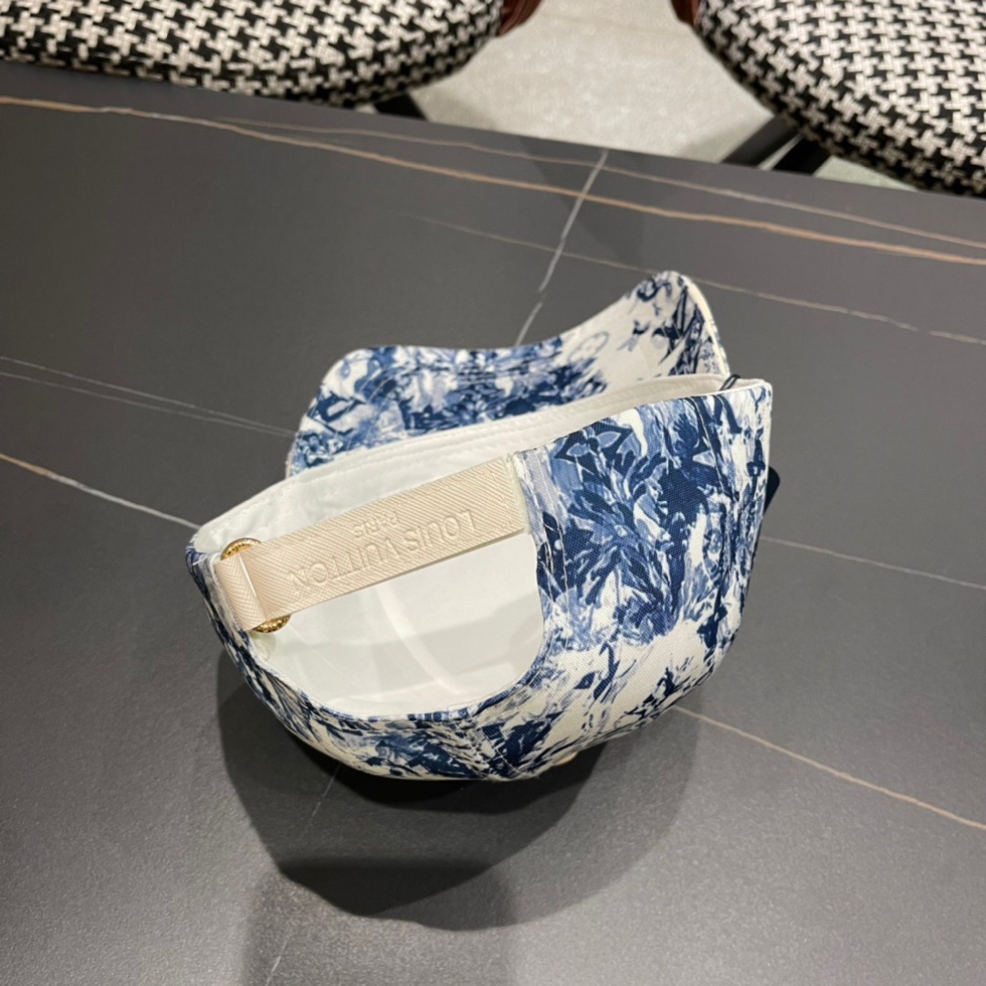  LV(路易威登)新款老花原单棒球帽，11开模订制，做工细致完美，质量超赞，基础头围56，贴片可调节。