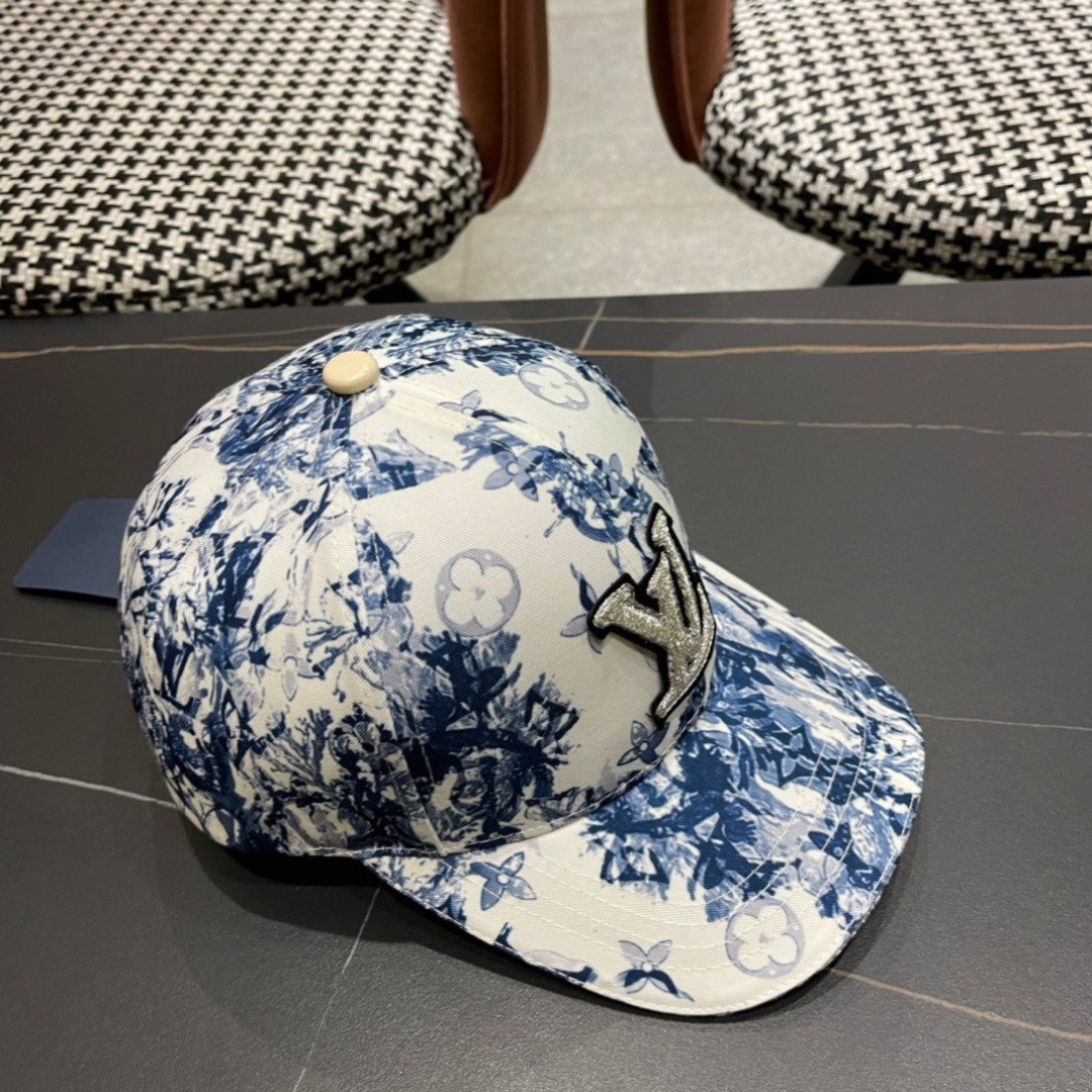  LV(路易威登)新款老花原单棒球帽，11开模订制，做工细致完美，质量超赞，基础头围56，贴片可调节。