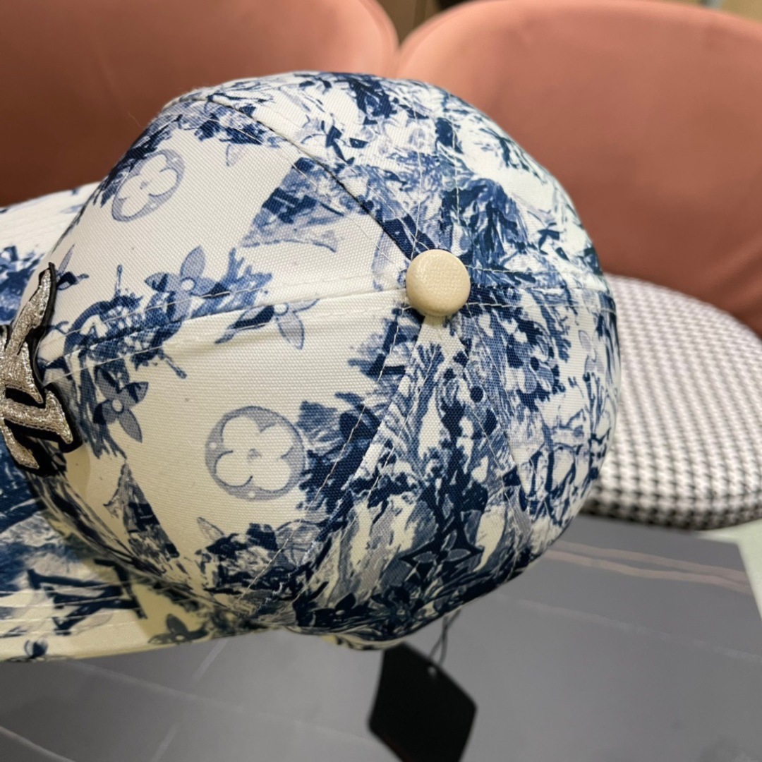  LV(路易威登)新款老花原单棒球帽，11开模订制，做工细致完美，质量超赞，基础头围56，贴片可调节。
