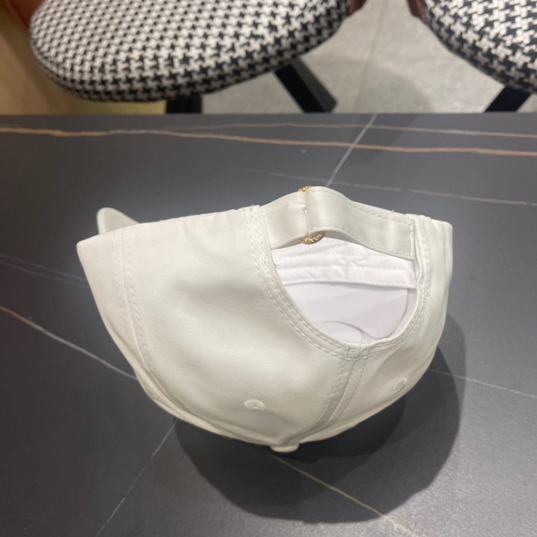 。Prada(普拉达)新款原单棒球帽， 11开模订制，做工完美，质量超赞，基础头围56，贴片可调节。