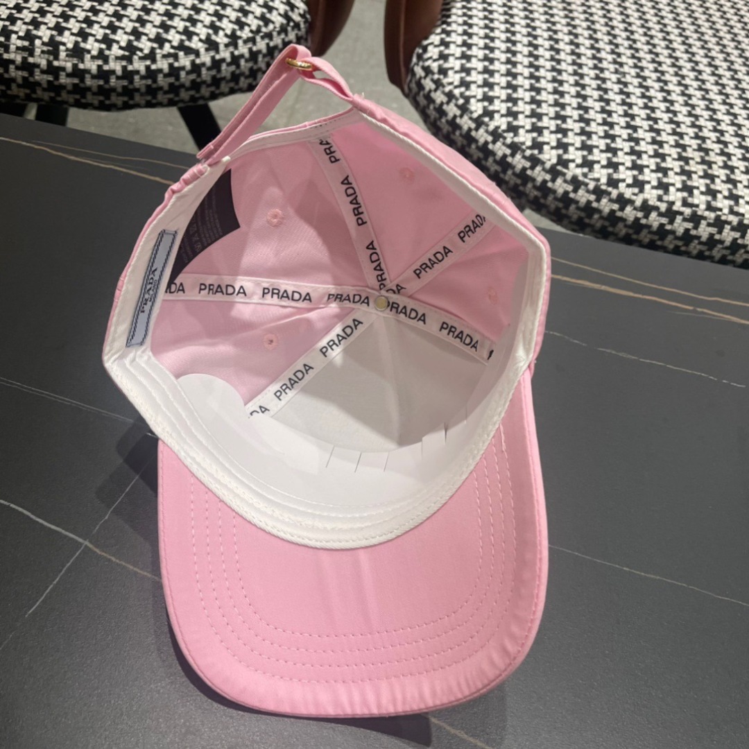 。Prada(普拉达)新款原单棒球帽， 11开模订制，做工完美，质量超赞，基础头围56，贴片可调节。