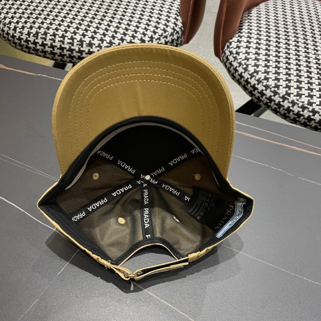 。Prada(普拉达)新款原单棒球帽， 11开模订制，做工完美，质量超赞，基础头围56，贴片可调节。