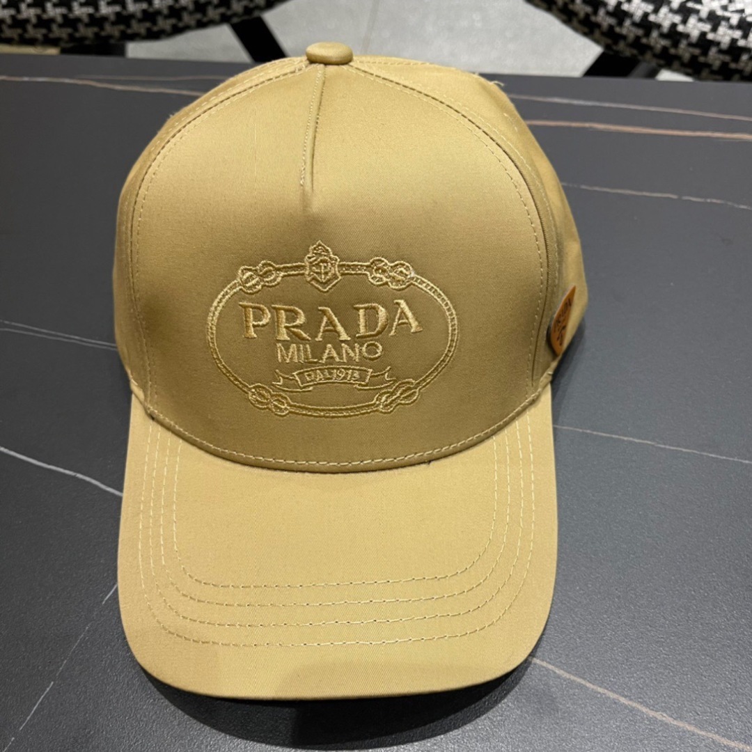 。Prada(普拉达)新款原单棒球帽， 11开模订制，做工完美，质量超赞，基础头围56，贴片可调节。