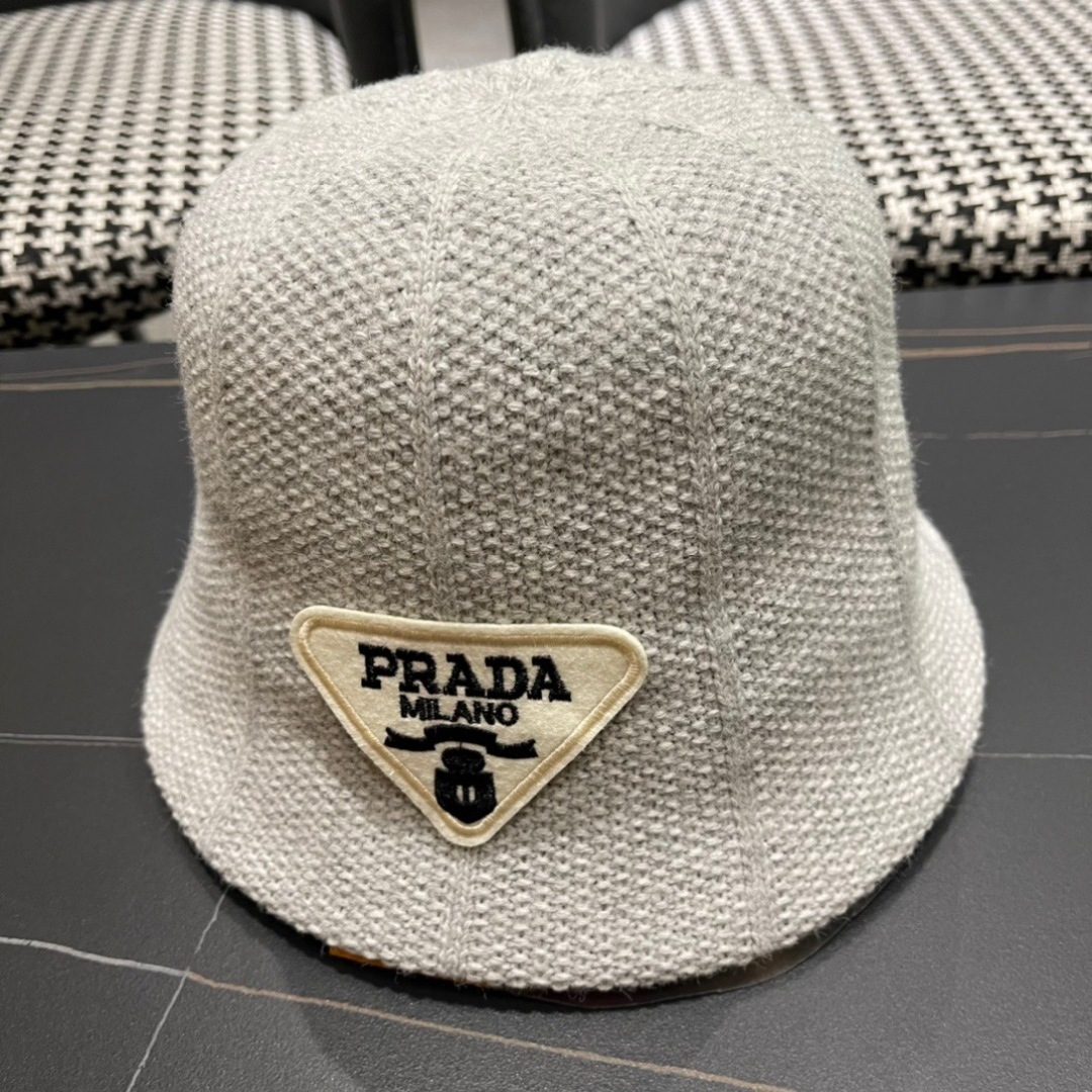 NO:220391,Prada Japanese sweet bucket knitted wool hat for women in autumn and winter warm Korean blogger same style wool hat showing face small hat fisherman hat baseball hat knitted hat, hat, prada, prada, espadrilles, hats19860909Prada普拉达日系甜美水桶针织毛线帽女秋冬保暖韩系博主同款毛线帽显脸小帽子渔夫帽棒球帽针织帽,帽子,prada,prada,espadrilles,hats,hat