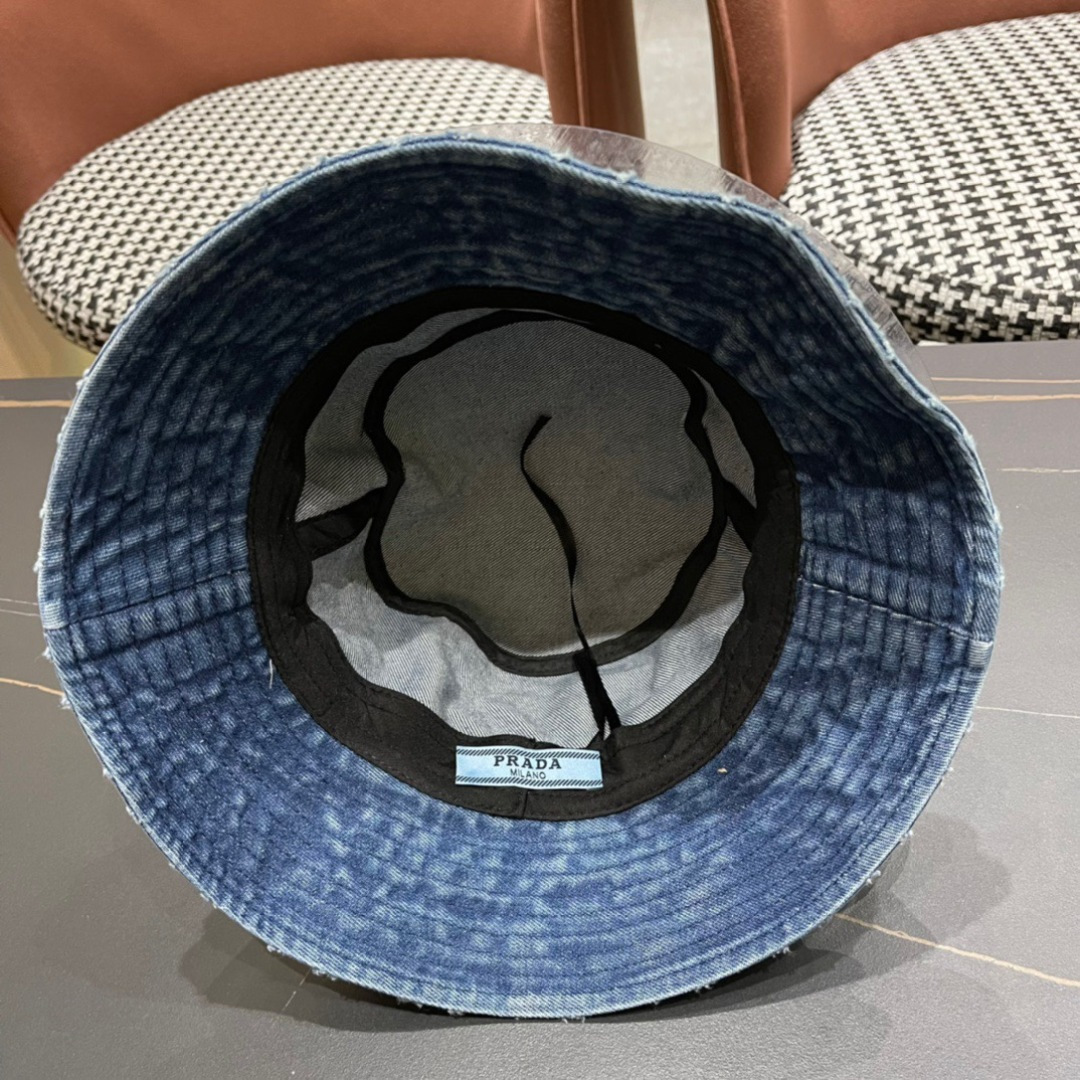  Pr@da 2024普拉达牛仔渔夫帽洗水牛仔色，秀场同款，面料柔软舒适
百搭休闲款，闭眼入！
