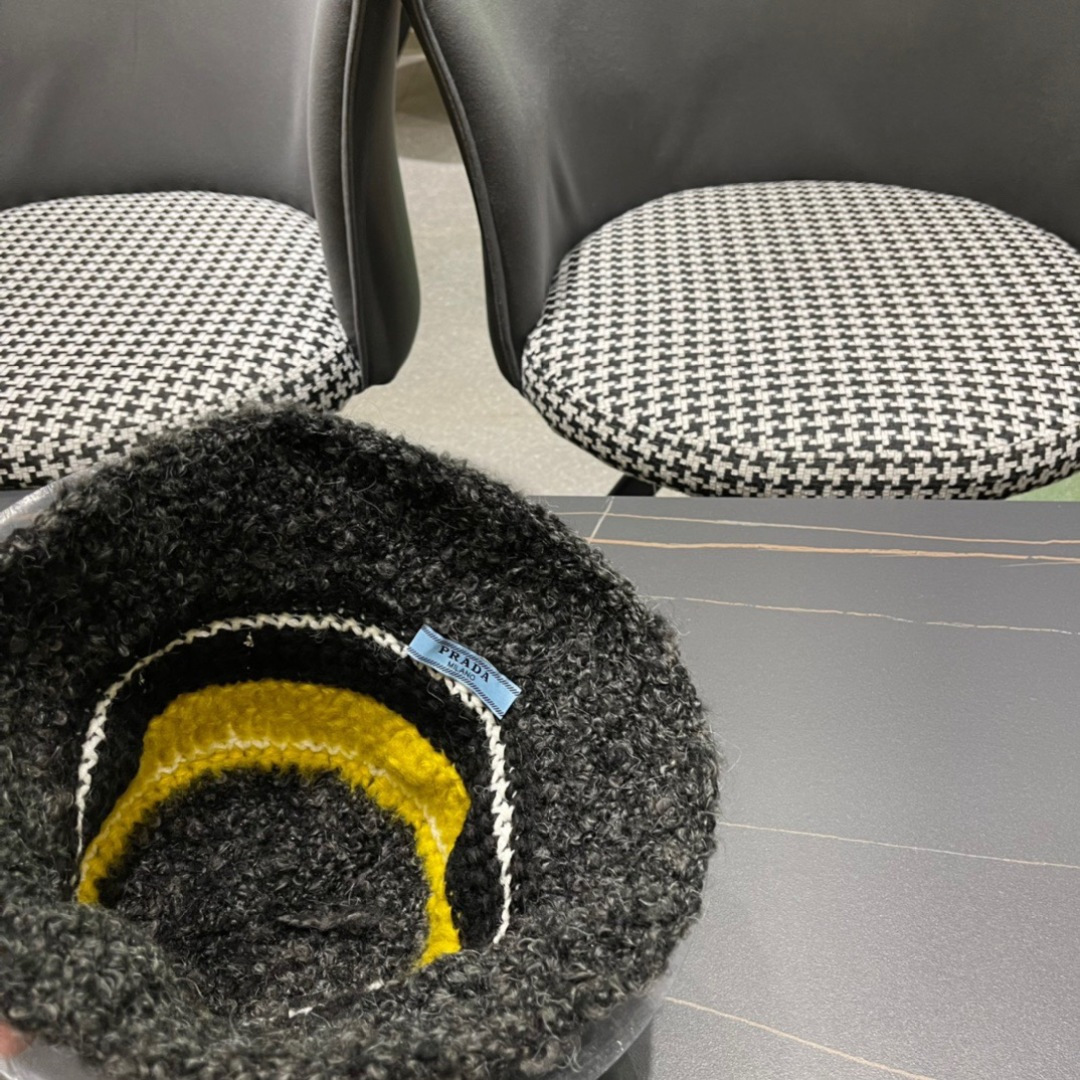 PRADA普拉达 手工毛线帽女秋冬季显脸小百搭保暖护耳渔夫帽水桶帽