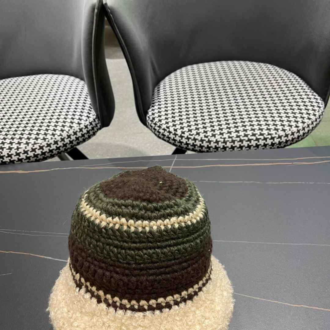 PRADA普拉达 手工毛线帽女秋冬季显脸小百搭保暖护耳渔夫帽水桶帽