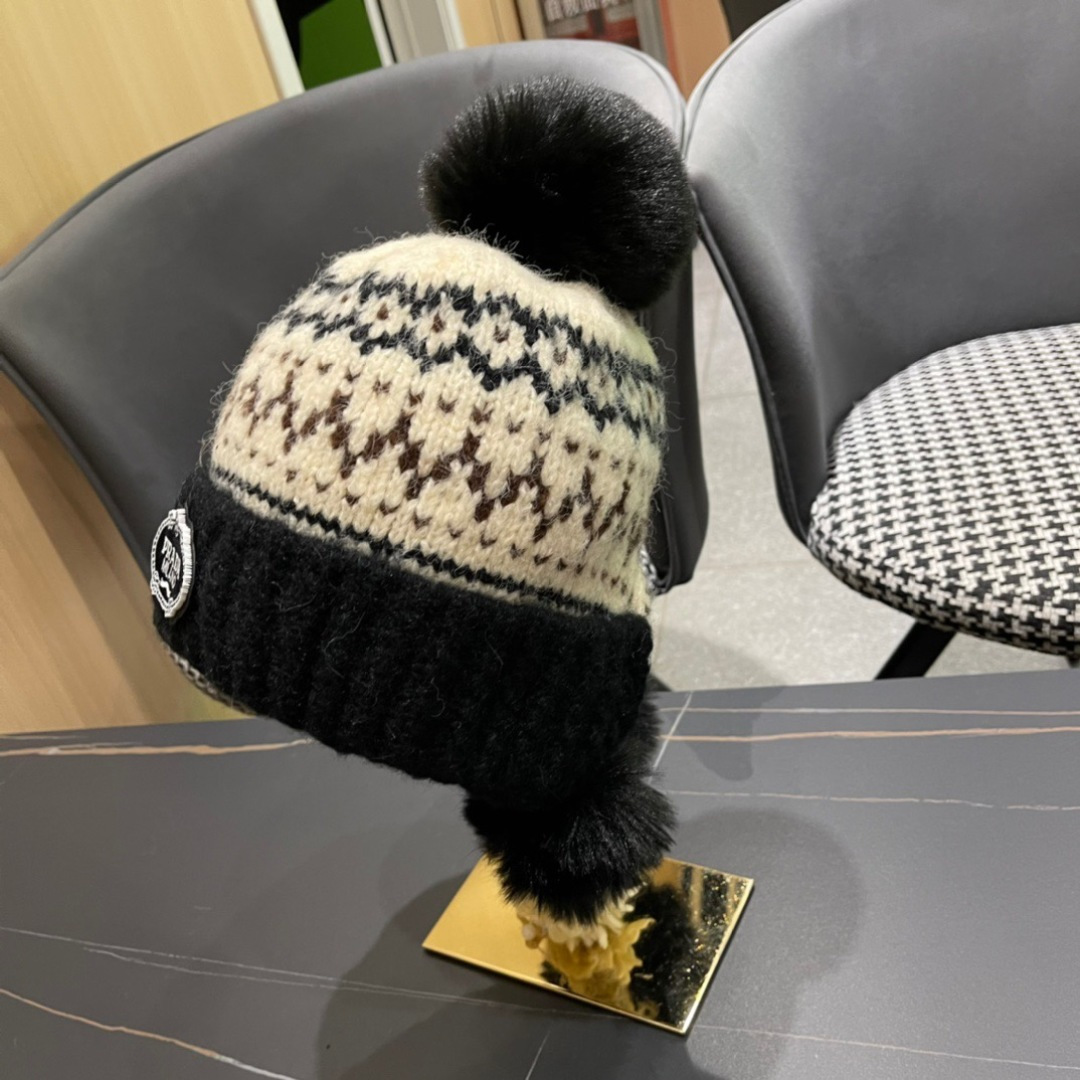  普拉达Prada护耳可爱加绒加厚女可爱保暖针织毛线帽子