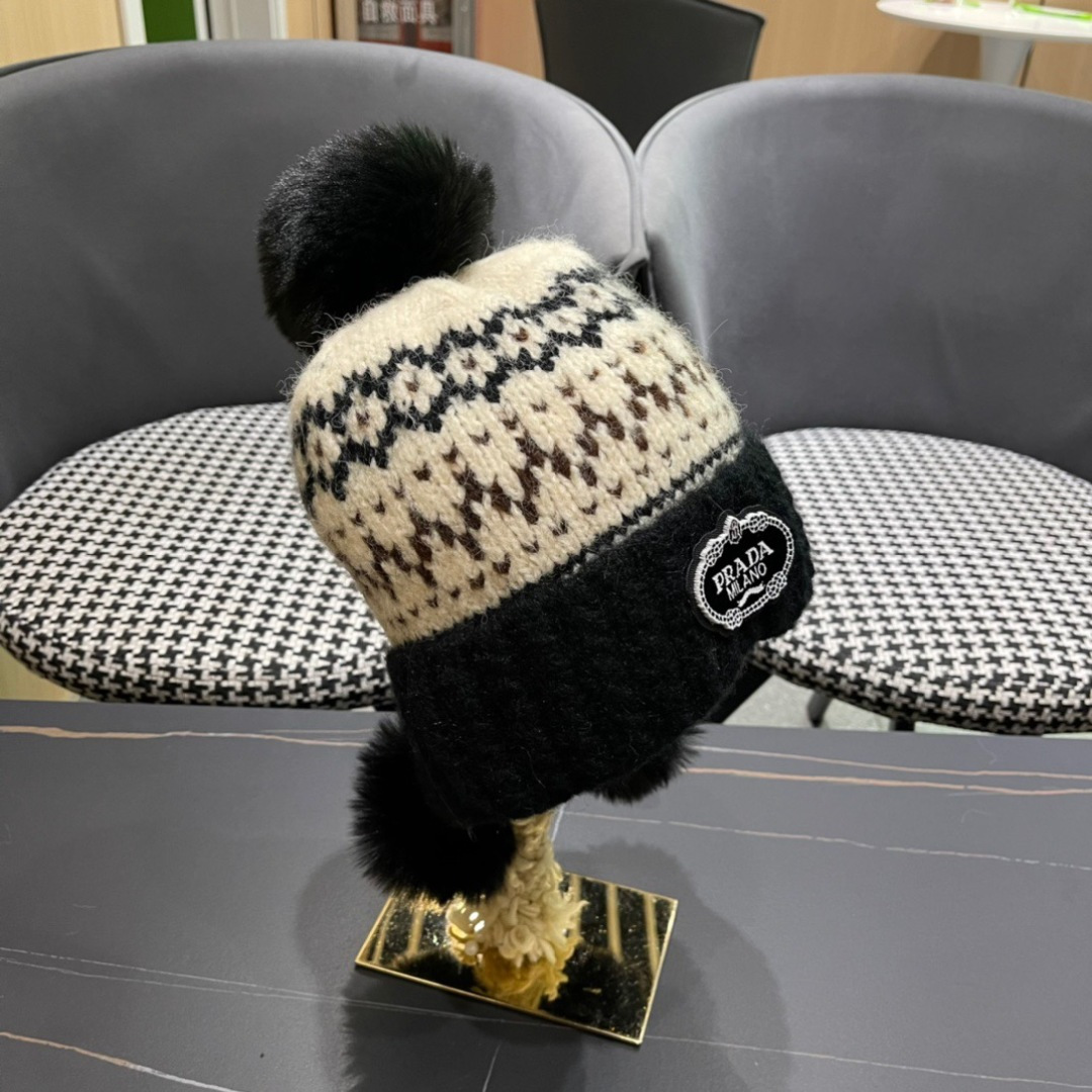  普拉达Prada护耳可爱加绒加厚女可爱保暖针织毛线帽子