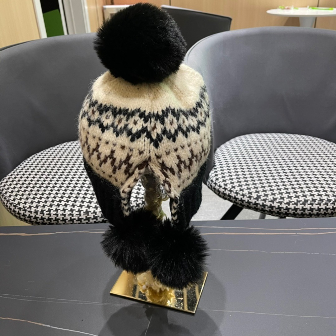  普拉达Prada护耳可爱加绒加厚女可爱保暖针织毛线帽子