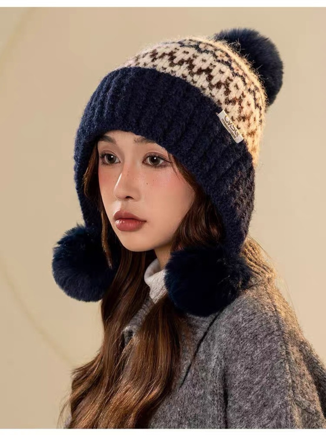  普拉达Prada护耳可爱加绒加厚女可爱保暖针织毛线帽子